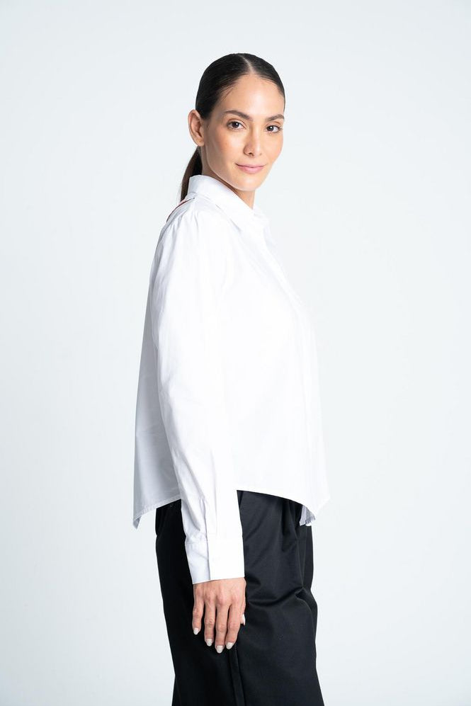 Blusa-Bordado-Atras-ARKITECT-93192-3703386_b_a7ed993b-20b0-4b83-b710-23f35fb8fc95.jpg