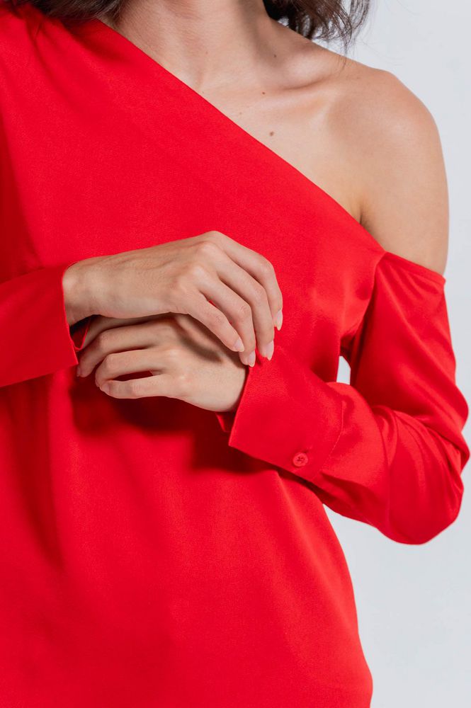 Blusa Cuello asimétrico Ajustada ARKITECT