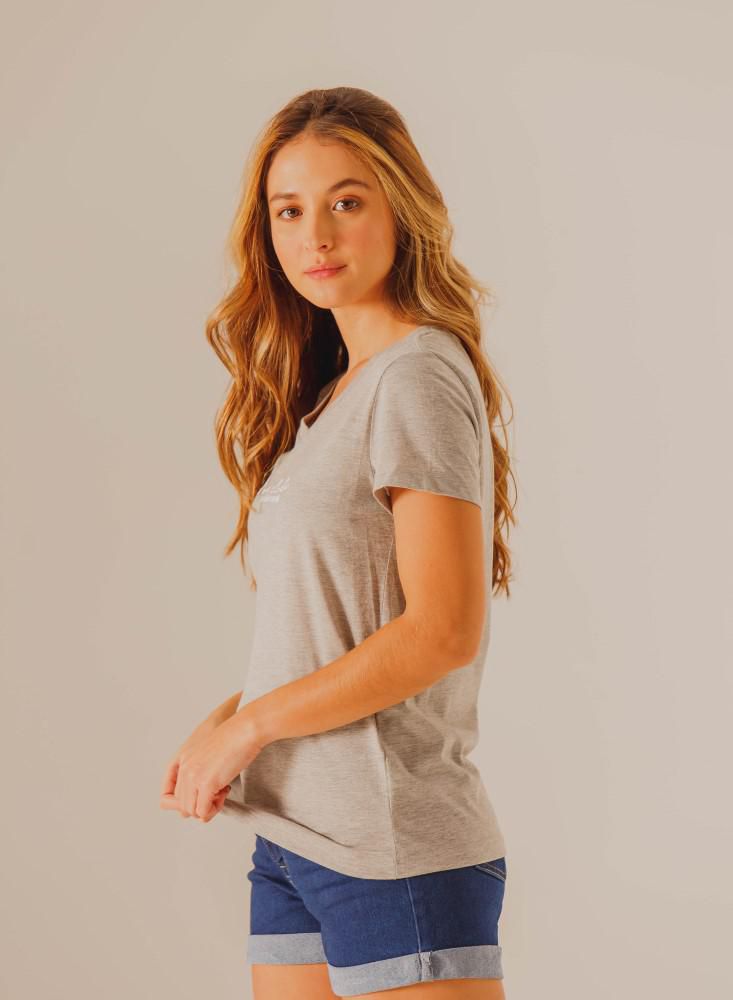Camiseta Cuello en V  Regular fit PEOPLE