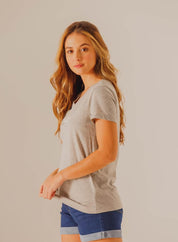 Camiseta Cuello en V  Regular fit PEOPLE