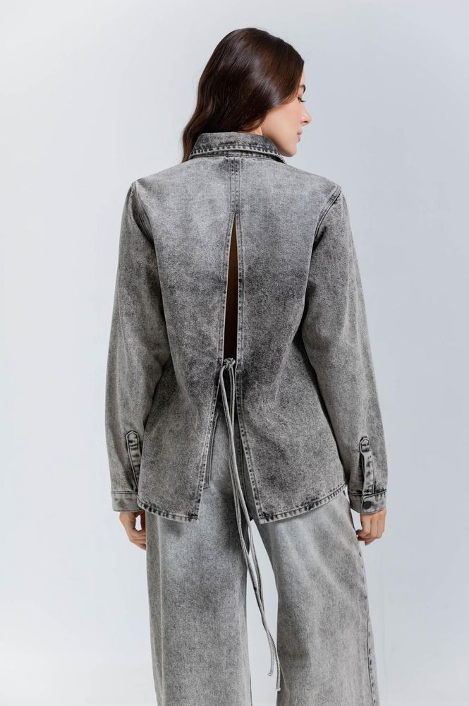 Chaqueta Botones Frontales Regular fit PEOPLE