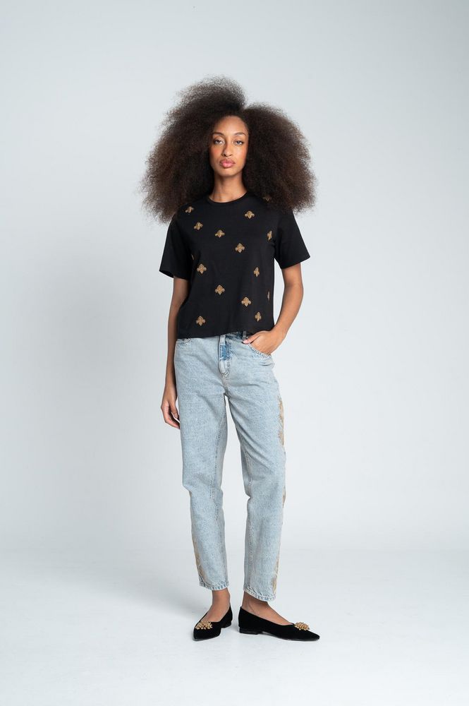 Camiseta con bordado Amplia ARKITECT