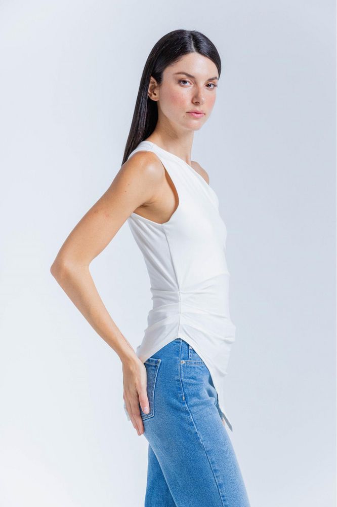 Camiseta Un Solo Hombro Ajustada ARKITECT