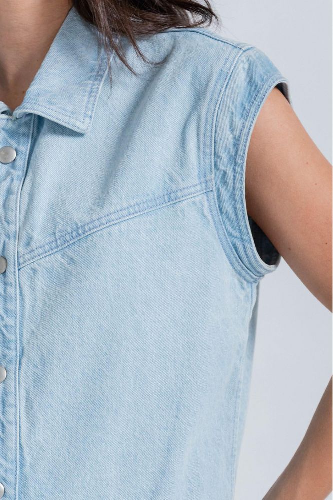 Chaleco manga sisa,con cuello camisero Clásica ARKITECT