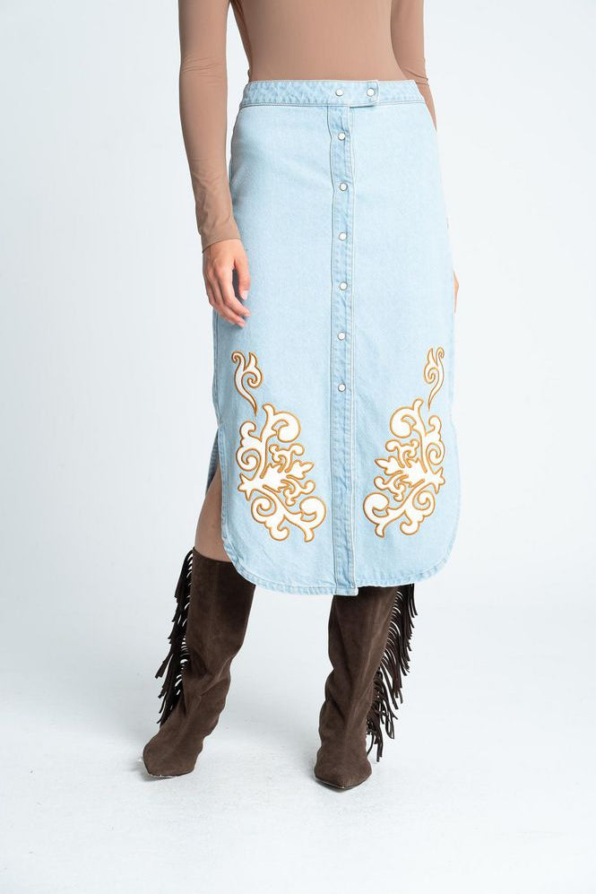 Falda-Larga-Texana-ARKITECT-99781-3703151_b_5c6df3e5-b9b8-4be5-b400-154dde59c383.jpg