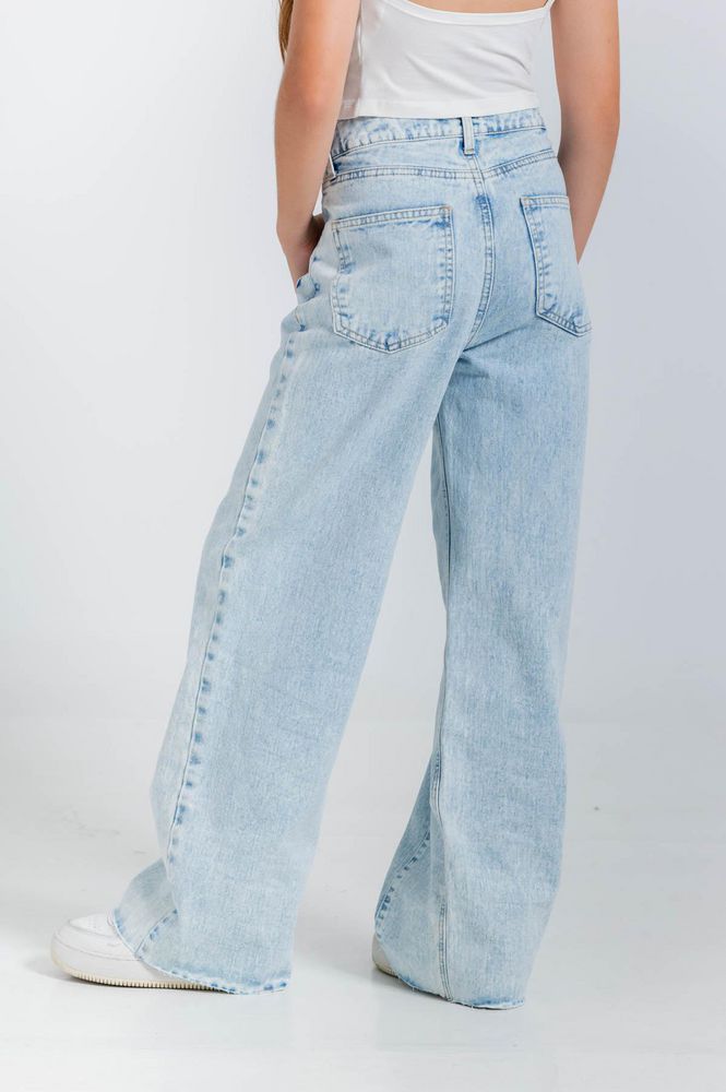 Jean Largo Amplia PEOPLE