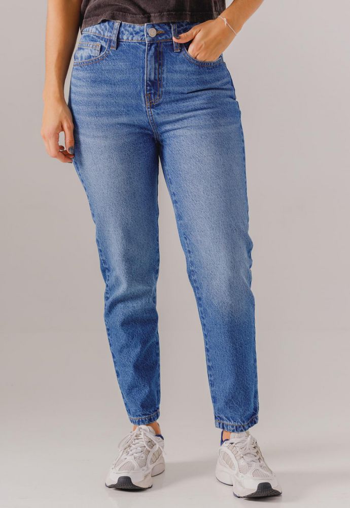 Jean-Mom-Fit-PEOPLE-62804-3544080_b.jpg