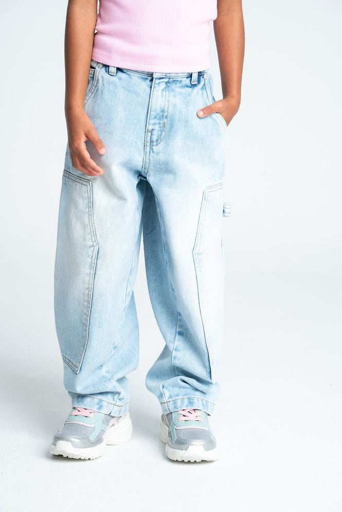 Jean-PEOPLE-98853-3702244_a.jpg