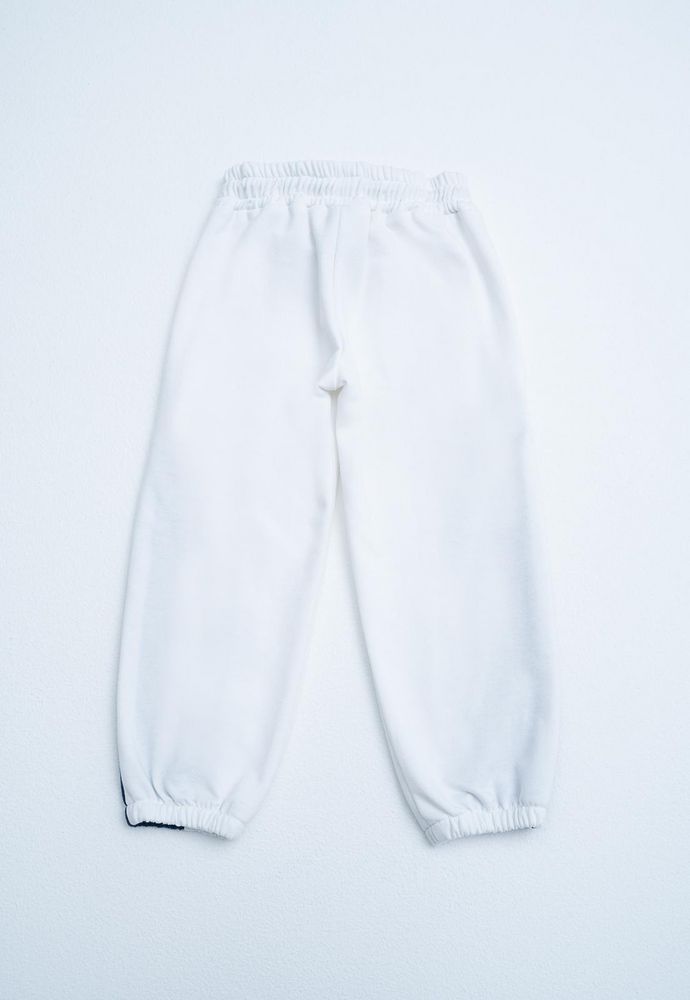 Jogger-PEOPLE-98494-3702823_c.jpg