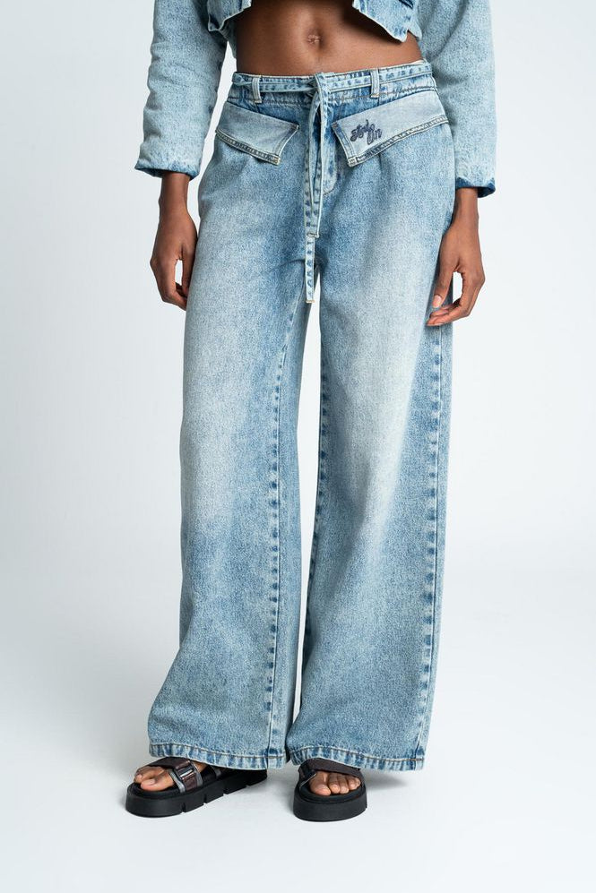 Pantalon-Denim-3705077_b_4e7d2444-753a-4b08-9d61-b4e3cc7fdbdc.jpg