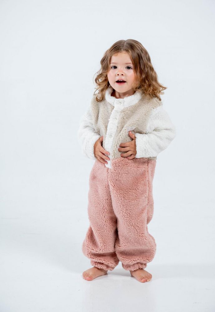 Pijama-enteriza-bebita-PEOPLE-98895-3701771_a_4ca8c310-e954-466d-9008-7c5b225d0924.jpg