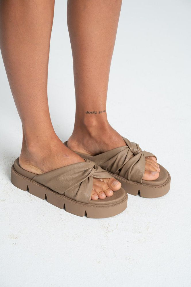 Sandalia-Plataforma-para-Mujer-BRONZINI-MJ1784B-3708916_a_6e17df3c-a170-4660-a8f0-5c849b997553.jpg