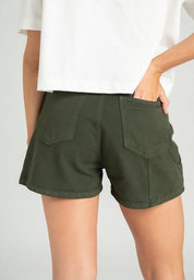 Short  Amplia PEOPLE