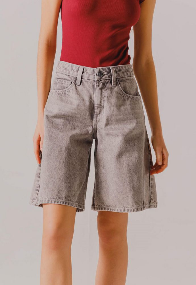 Short-PEOPLE-85508-3662686_b.jpg