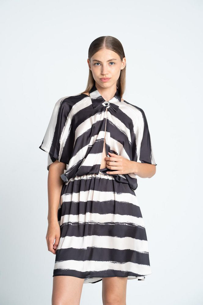 Vestido-Corto-Rodada-Espalda-V-ARKITECT-85536-3703635_a_4e3e4152-42a1-4118-91cc-fc943dad8be4.jpg