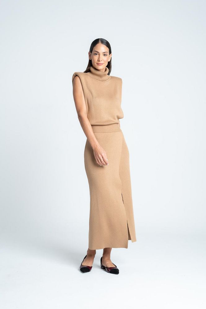 Vestido-Largo-Tejido-ARKITECT-85516-3702436_a_3ac05fa5-1fc9-4cdb-ab43-ee33d2eac116.jpg